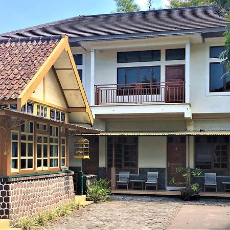 Hotel Wismancala Kaliurang Eksteriør bilde
